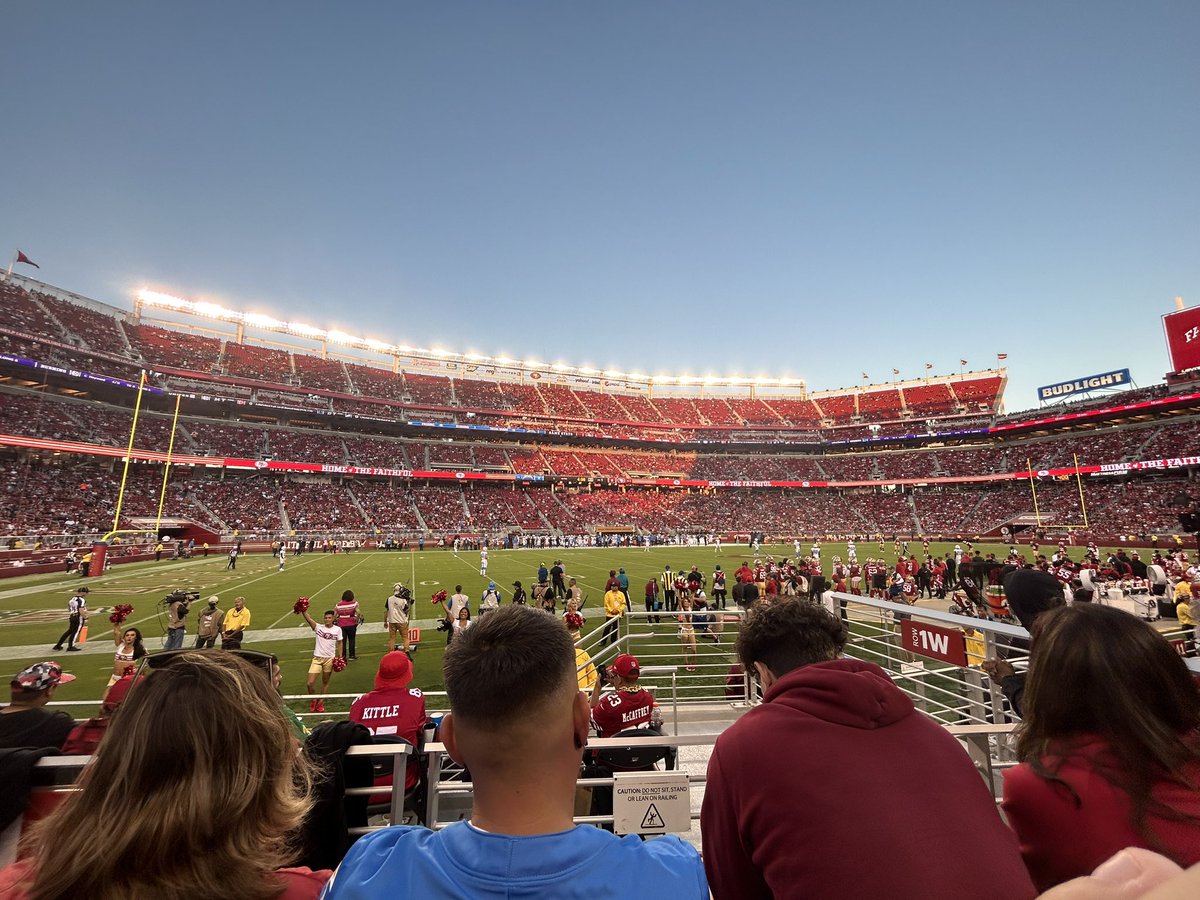 andreyynaaa's tweet photo. Faithful to the Bay 4 life ❤️💛 #fttb https://t.co/C6irHw9Vp7