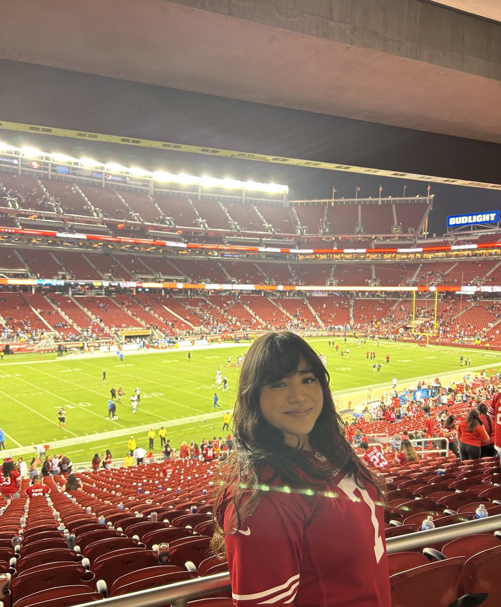 andreyynaaa's tweet photo. Faithful to the Bay 4 life ❤️💛 #fttb https://t.co/C6irHw9Vp7