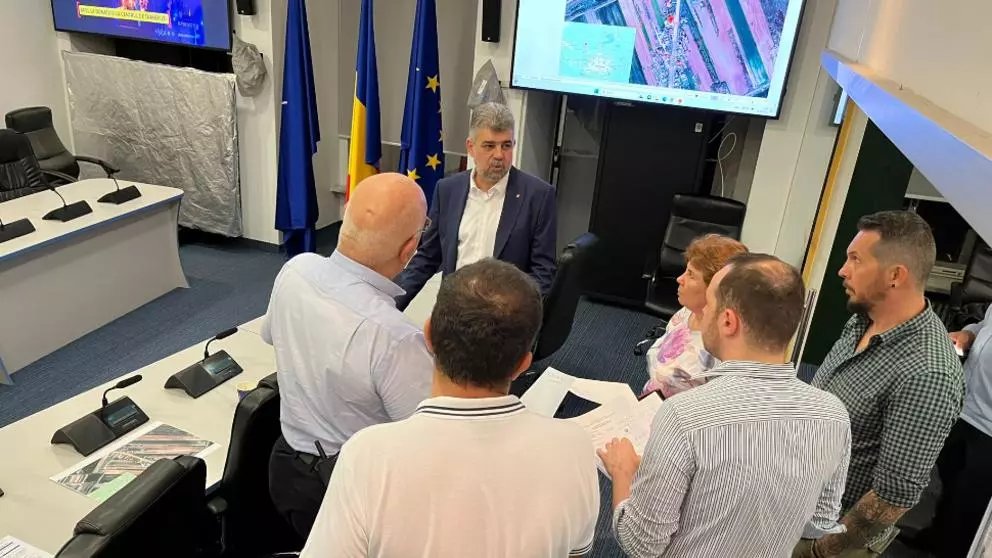 KnwldgMedia's tweet photo. 🇷🇴 UPDATE | Marcel #Ciolacu , a rendu visite aux victimes de l’hôpital #Floreasca.
💬"Nous nous efforçons de sauver autant de vies que possible. Le mécanisme de protection civile a été activé."
▶️ Il est en route pour l’hôpital #Bagdasar, où il y a aussi des patients (13 personnes)
