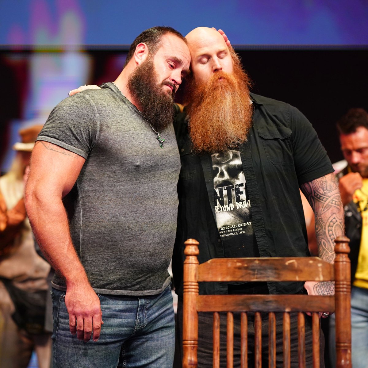 WWE's tweet image. ❤️❤️❤️