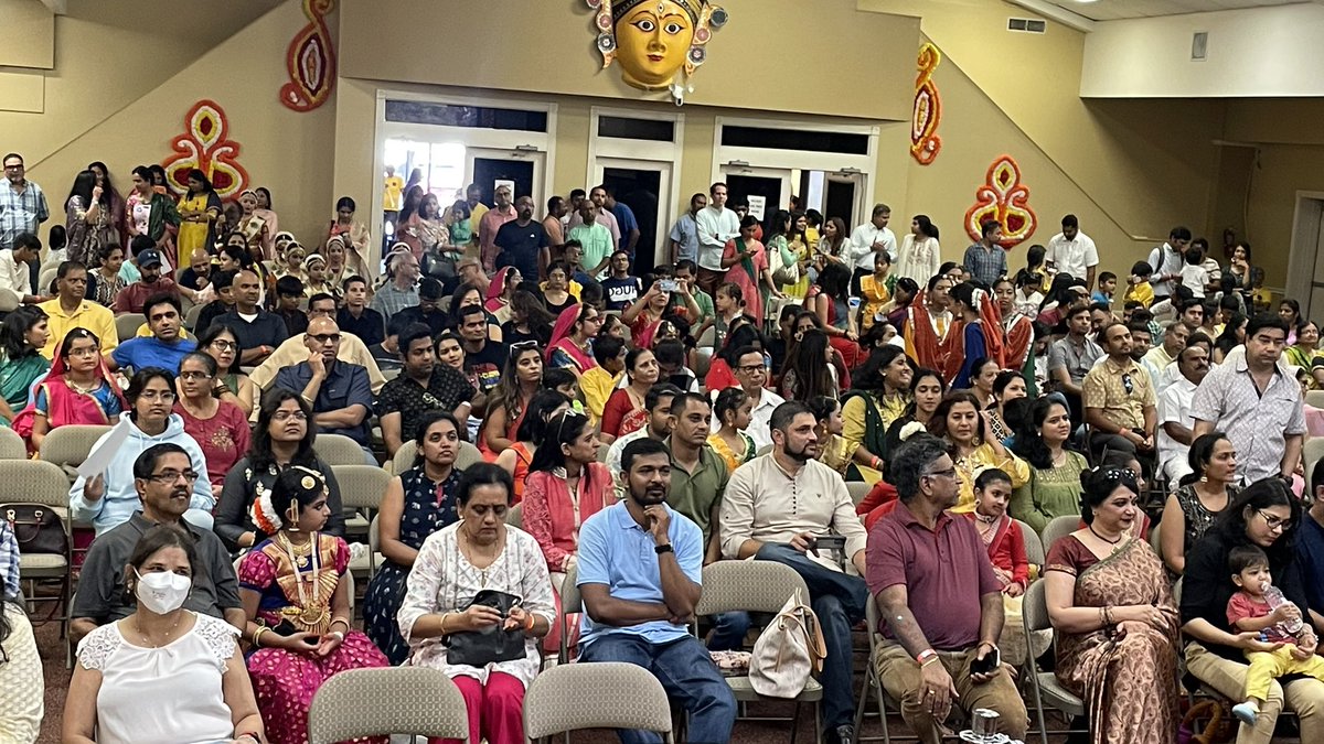 cgihou's tweet photo. Consul General participated in SEWA International’s event Dancing Stars 2023. 
The annual signature event by @sewausa showcases Indian arts & culture; promotes harmony. In his remarks CG recalled the spectacular success of Chandrayaan 3 -India’s Lunar Landing Mission and the celebrations organised by the Houston Durga Bari Society and SEWA to mark this feat.