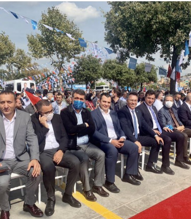 OzaydinTarik's tweet photo. Zor günün getirdiği güzel insanlar hürmetine zor gün sen ne güzel bir nimetsin.@haliskahriman @orhanaktas34 @edaatesadiyeke @celalbulunmaz @ahmetbilgic_34 @mutalipgecer @ErkanSANLI__ @yoneydr @fatihkarabalikk @tarkanyolat https://t.co/15ihGhHlGw
