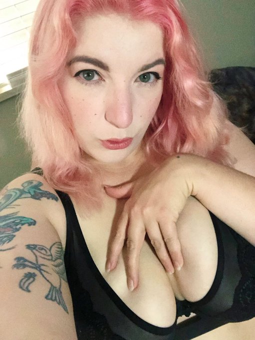 excuse me it is humid and i cannot keep my hands off my tits 🤪  links below if you wanna play! https://t