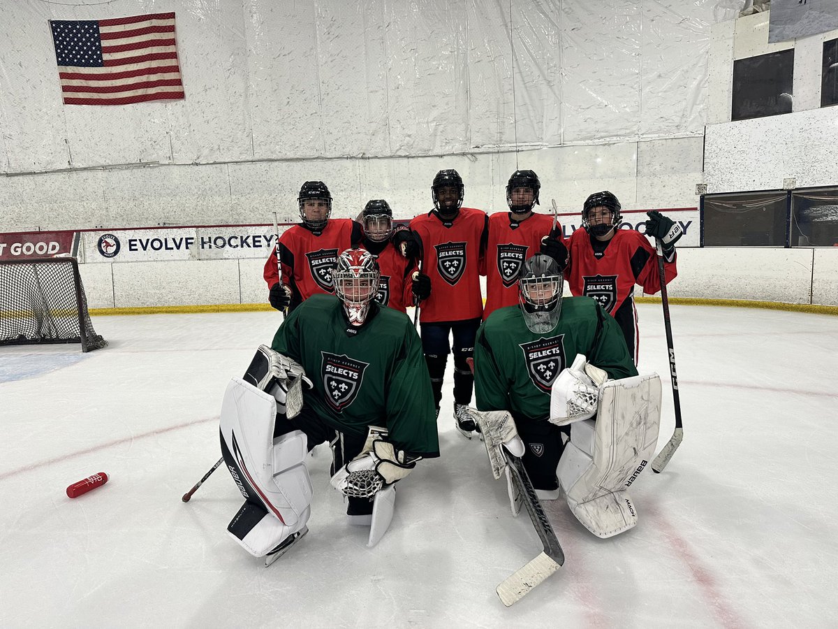 BKSelectsboys's tweet photo. 14’s 3v3 Champs!! #TheShield⚜️ #JustGetGood https://t.co/XWQHL5tnkT