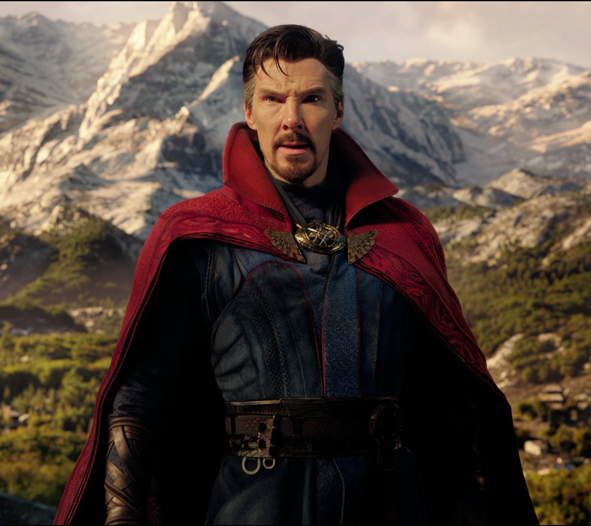 DrStrangeUpdate's tweet image. #Quantumania and #MultiverseOfMadness writers Jeff Loveness and Michael Waldron are rumored to have been laid off as the writers for ‘AVENGERS: THE KANG DYNASTY’ and ‘AVENGERS: SECRET WARS’ 🎬

#DoctorStrange is expected to be a major player in both films. 

(via: