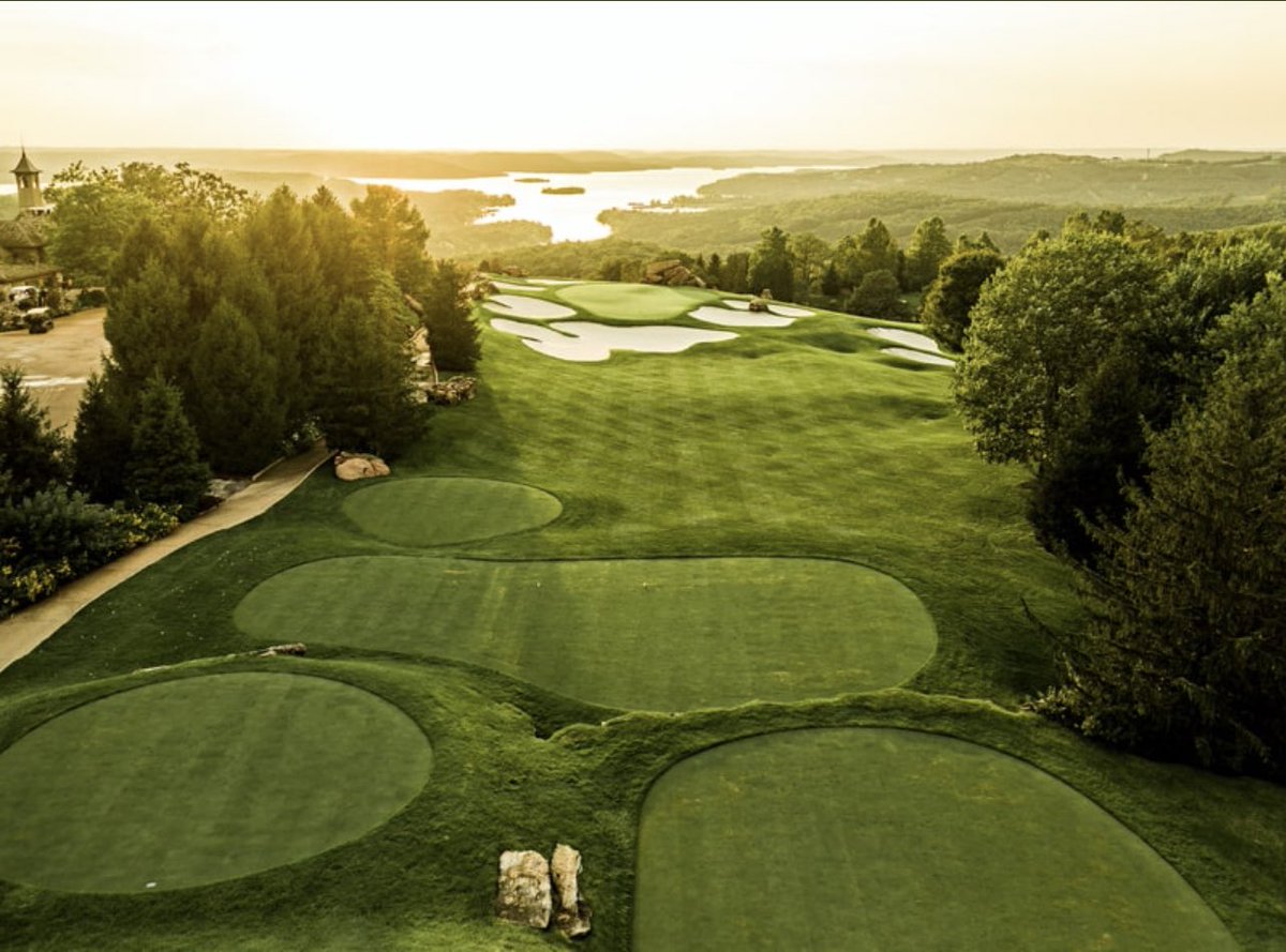 GolfBigCedar's tweet image. Elevate your golf experience by playing at Top of the Rock. Book your next tee time from the link below. 

bigcedar.com/golf/book-tee-…