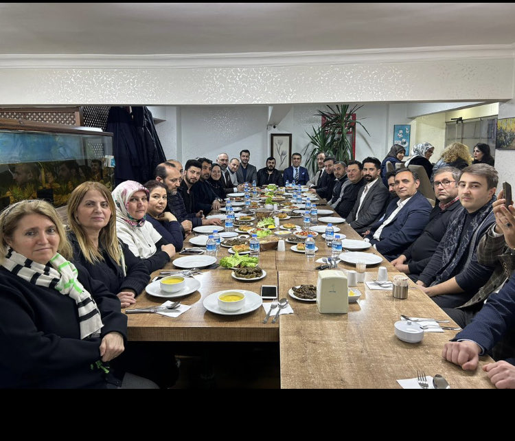 OzaydinTarik's tweet photo. Ve büyük bir aile Deva Bahçelievler..Hepsi Muhteşemler..🧿🧿🧿🧿⁦@bhcevlereDeva⁩ ⁦@gencdevabevler⁩ ⁦@bevlerkadin⁩ https://t.co/Rdbotm8yc8