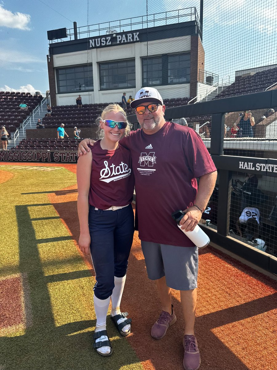 Aspen Mitchell tweet media