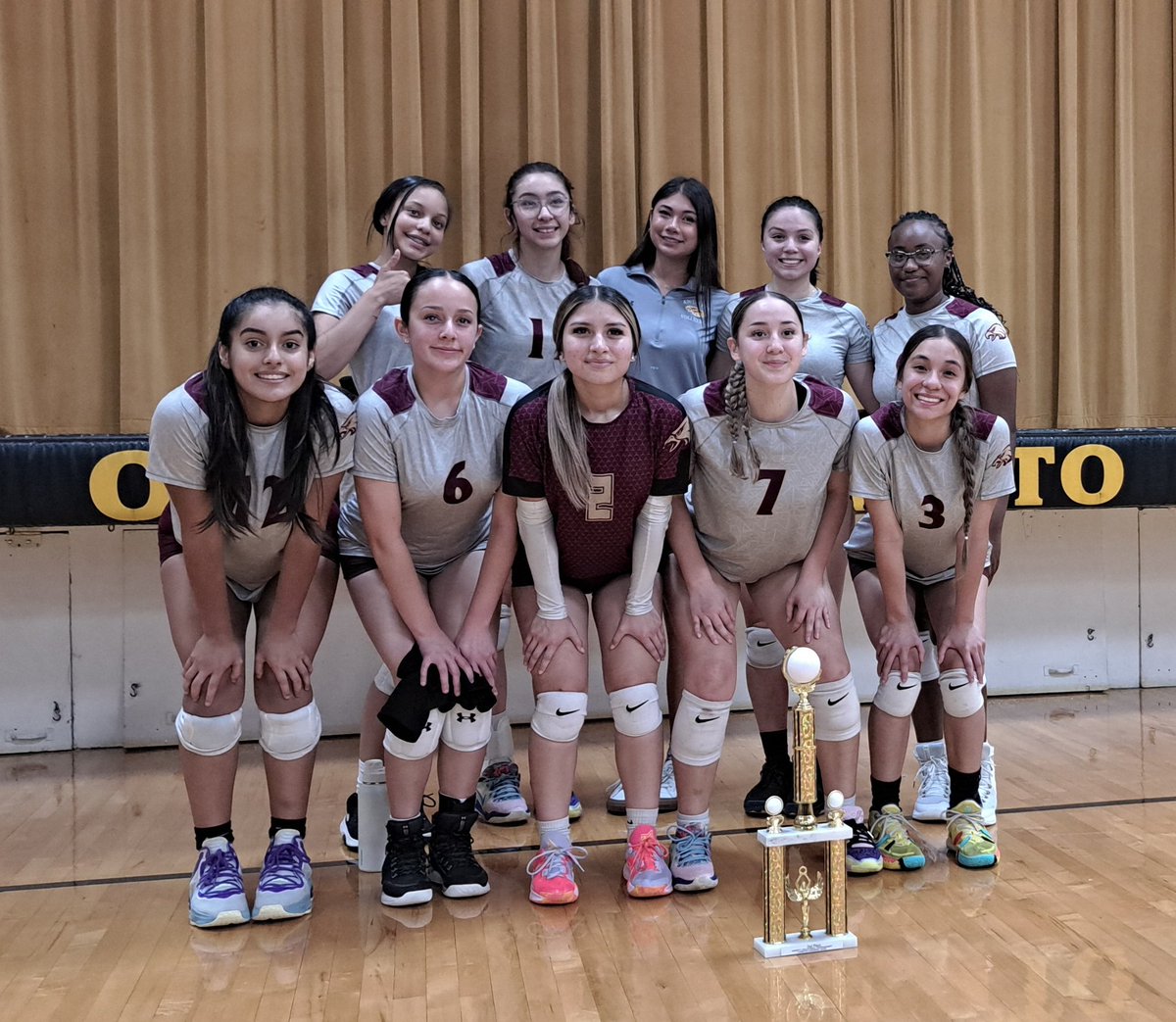Our Lady 🦅 finished 2nd in the Loretto Tourney
29-27,20-25,22-25
<a href="/abbyjrose29/">Abigail Rosales</a> 1️⃣2️⃣asst1️⃣♠️2️⃣digs
<a href="/aandreajolie/">Andrea Vega</a>
6️⃣K5️⃣digs
<a href="/paulawilson578/">Paula</a> 5️⃣K3️⃣♠️3️⃣S🚫 <a href="/DanicaKozemchak/">Danica kozemchak</a> 4️⃣K1️⃣0️⃣asst️3️⃣digs <a href="/alyssa_padilla4/">Alyssa Padilla</a> 9️⃣K1️⃣♠️9️⃣digs <a href="/amanzanera2/">Angela Manzanera</a> 1️⃣K1️⃣🚫7️⃣digs <a href="/anabrisaromero2/">Anabrisa Romero</a> 2️⃣asst9️⃣digs