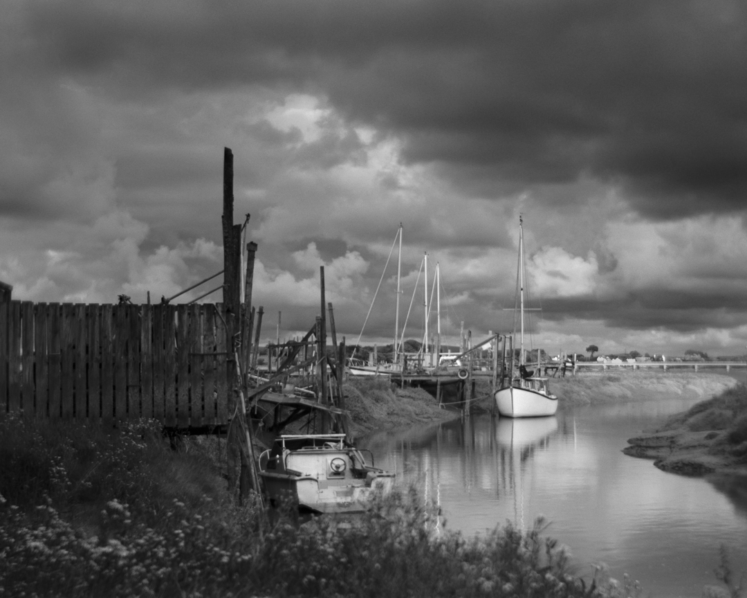 Skippool Creek

Shen Hao HZX45-IIA
Wollensak Verito 7 ¼” Diffused Focus lens
Adox CHS 100II 5x4
Adox FX-39II 1+19
