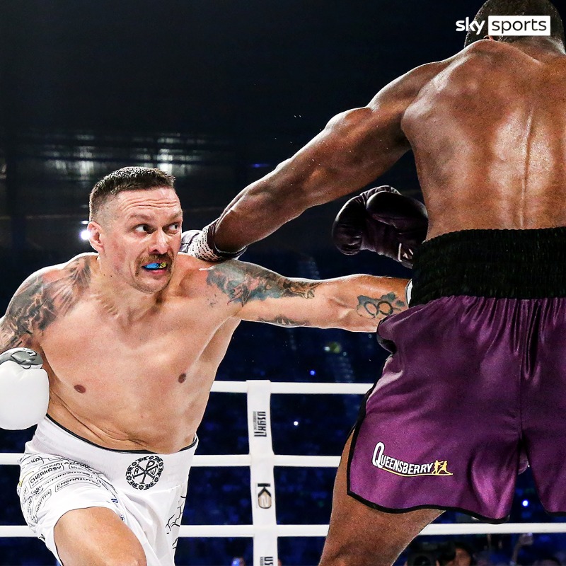 SkySportsNews's tweet photo. Oleksandr Usyk defends his WBA, WBO &amp; IBF world heavyweight titles as he defeats Daniel Dubois 🥊🇺🇦