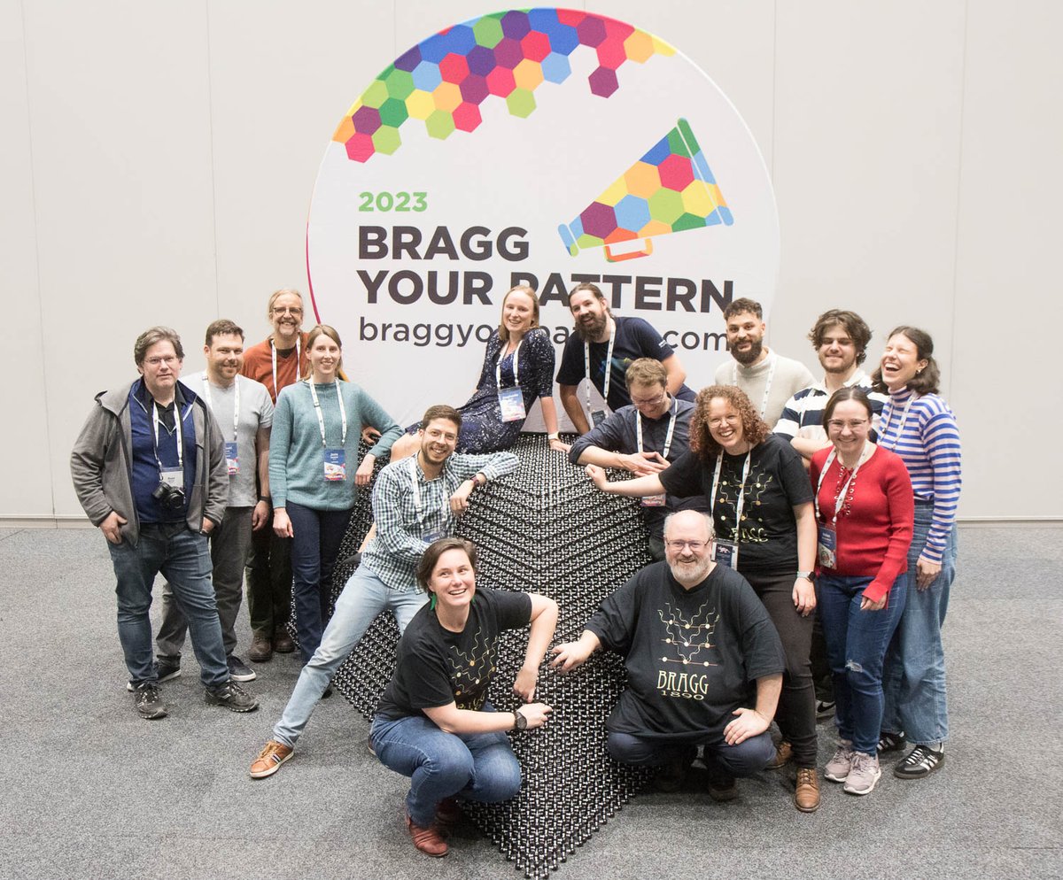 JunAishima's tweet photo. "Many hands make light work" - many people helped put together the world's biggest diamond structure for #braggYourPattern, here are some photos of the final steps! Come see it in the exhibition center early on Sunday before it gets dismantled for transport! @IUCr2023 https://t.co/Pc3vCMN6QE