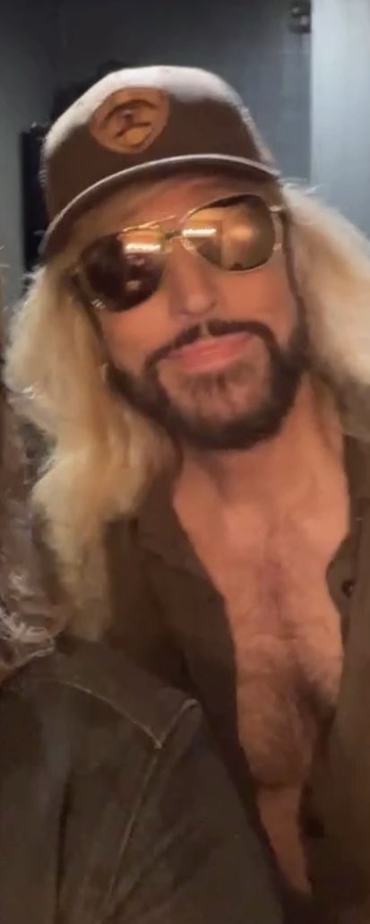 robertvtk777's tweet photo. Robert Back In 2022💛🖤 https://t.co/nqCXaayqBj