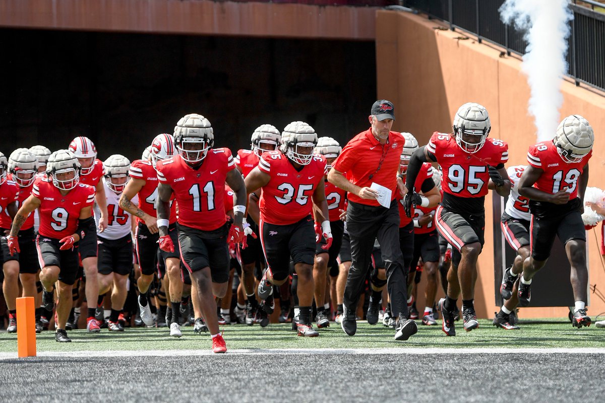 WKUFootball's tweet photo. Felt good to go through the motions today...

1⃣ week away, Hilltopper Nation. 

#GoTops | #PackTheHouch https://t.co/64FGBg8LZ9