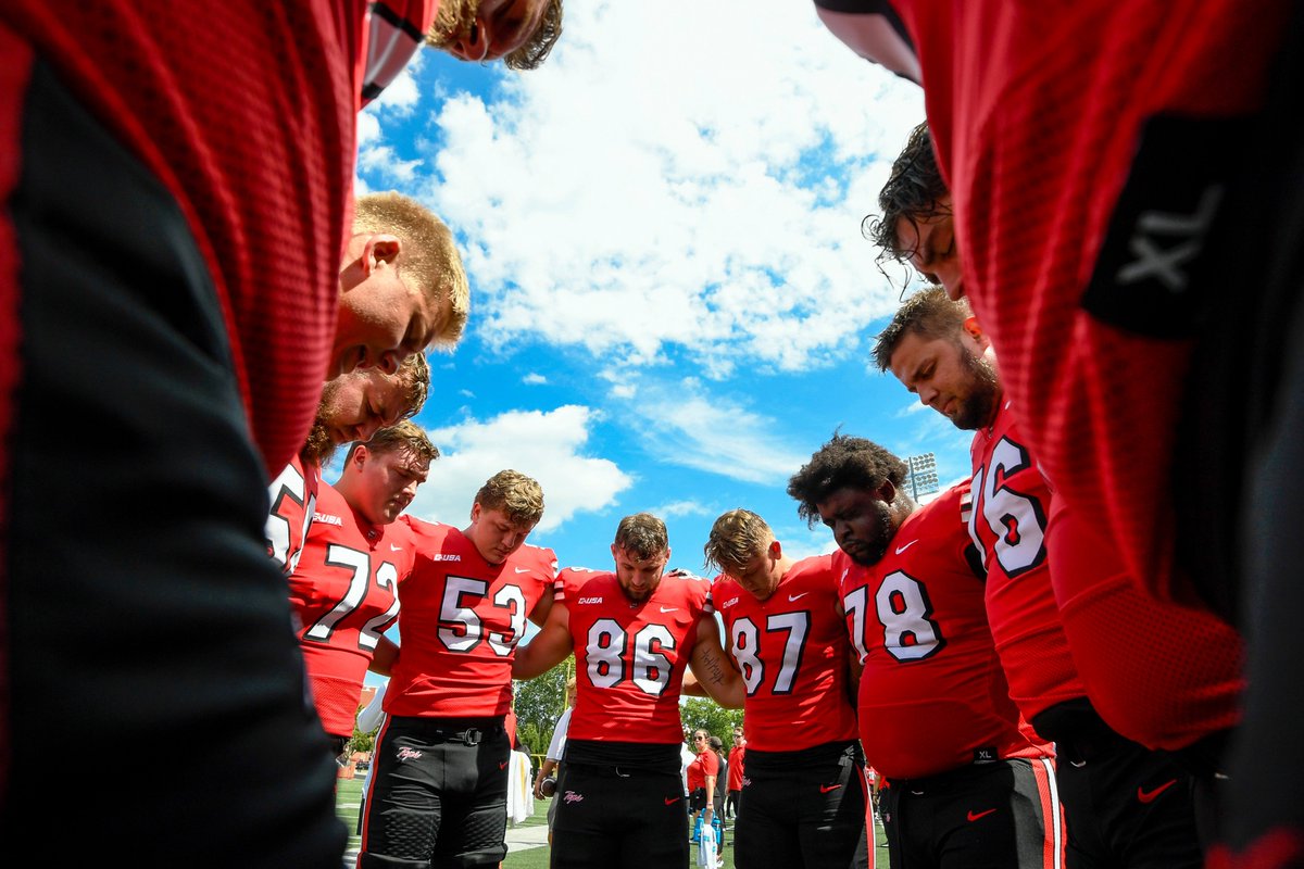 WKUFootball's tweet photo. Felt good to go through the motions today...

1⃣ week away, Hilltopper Nation. 

#GoTops | #PackTheHouch https://t.co/64FGBg8LZ9