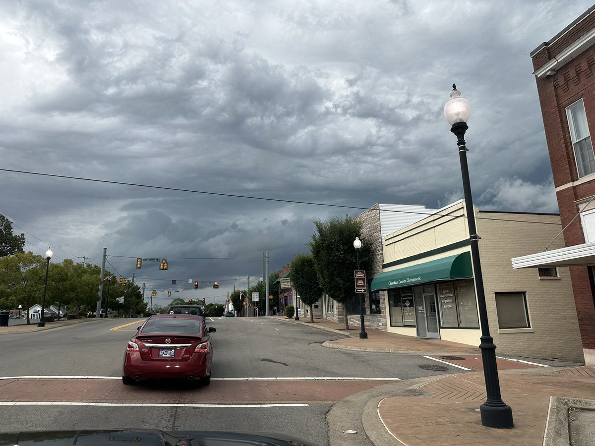 rrdavis1's tweet photo. @spann - storm over Ashland City, TN right now. https://t.co/cPVMFwgJtZ