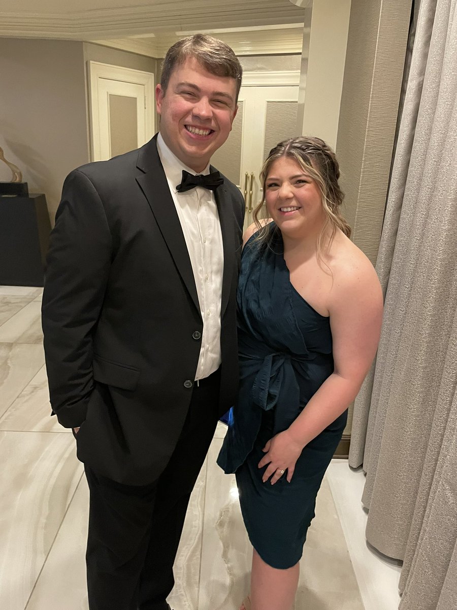 WHoltzman's tweet photo. In typical @drewBbalis (aka the king of Twitter) fashion, @RMenavich13 met Drew on Twitter years ago, they’ve been friends online … but have never met in person until today, Drew’s wedding day. https://t.co/QLIoqxV59e
