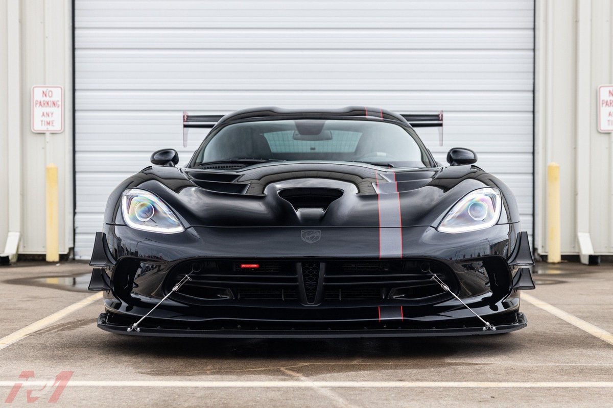 KingOfMopar1's tweet photo. Dodge Viper ACR Extreme Voodoo II Edition. https://t.co/zJTSofDRUY