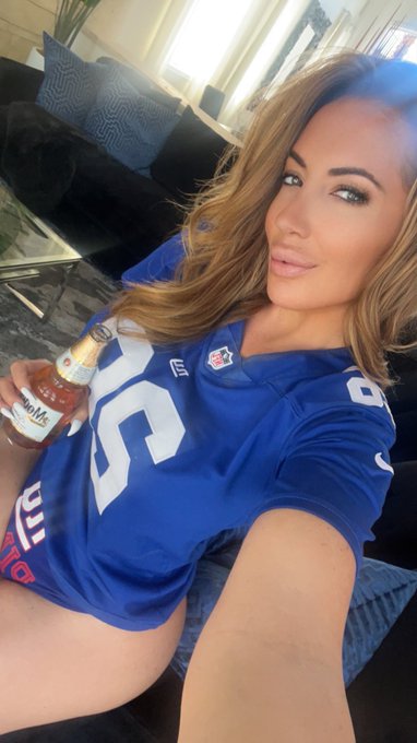 Relaxing Saturday over here watching the @Giants final pre season game 🏈 https://t.co/Gu9yKx5aFY<a class="tags" target="_blank" title="On Twitter" href="/?out=eyJ0eXAiOiJKV1QiLCJhbGciOiJIUzUxMiJ9.eyJpYXQiOjE3MTk3MjQ4MTAsImlzcyI6InR3cG9ybnN0YXJzLmNvbSIsIm5iZiI6MTcxOTcyNDgxMCwiZXhwIjoxNzUxMjYwODEwLCJyZWRpcmVjdF91cmwiOiJodHRwczovL3R3aXR0ZXIuY29tL0dpYW50cyJ9.9S9p6s57tyMZv3A_4w3V7-3KT17pwrXjPN09b1c2WcQp0rdqwopn3L4q7OixjRvCQzIvdHIrhL7-NQNkciHWrg">@Giants</a><a href="/tag/meangirls"class="tags"><span>#meangirls</span></a>