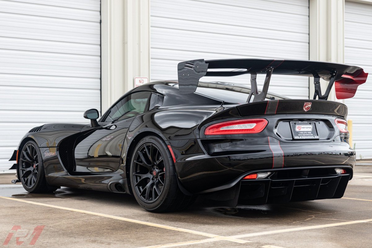 KingOfMopar1's tweet photo. Dodge Viper ACR Extreme Voodoo II Edition. https://t.co/zJTSofDRUY