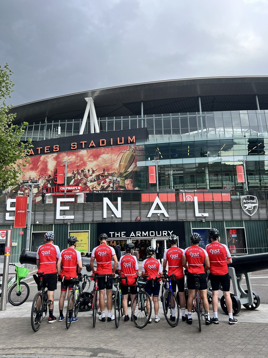 GISTCancerUK's tweet photo. These cyclists have just biked from Swansea to @Arsenal - you are all amazing and thank you for supporting us π #rideforJoe #gistcanceruk #gistcancer https://t.co/H4xOkbzxPR