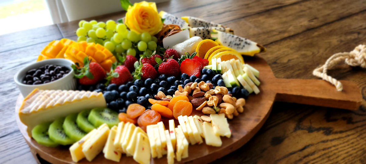 iChantha's tweet photo. My fruits &amp; cheese tray creation. https://t.co/DH8iHAT5DI