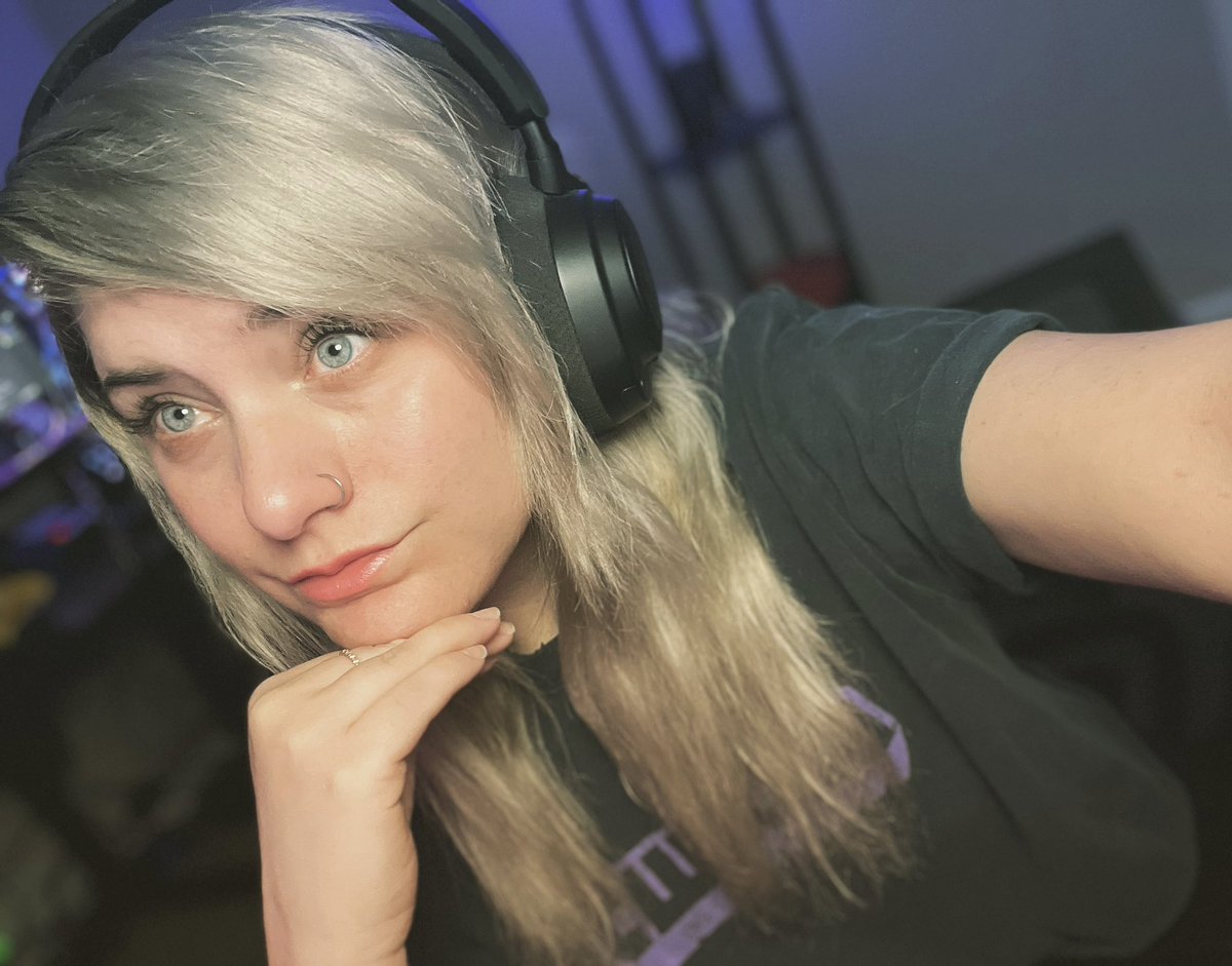 Day dreaming of eating pizza with <a href="/BiinnyTV/">Myztro | Biinny</a> 🍕