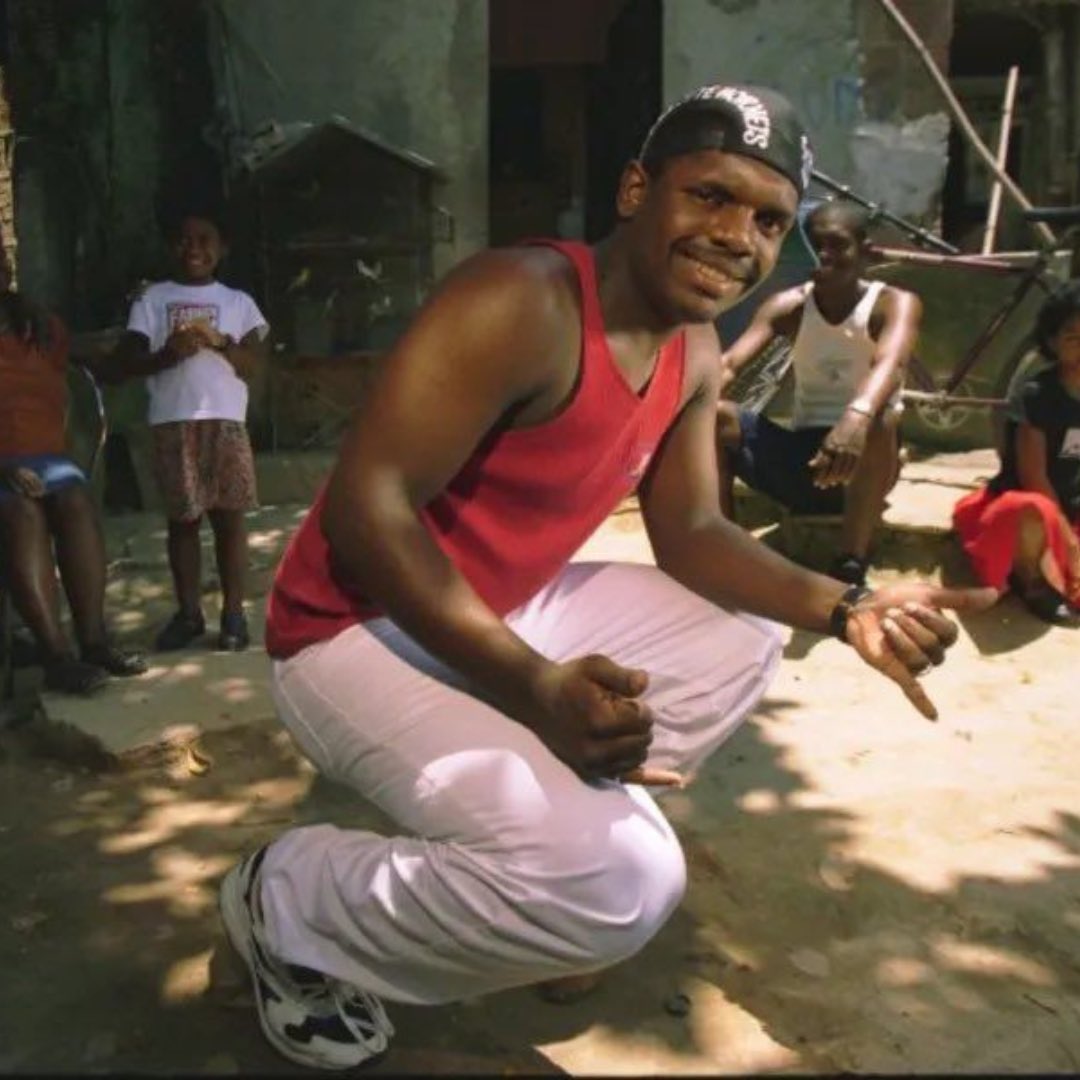 olazaroramos's tweet photo. Curti muitas festas com as canções de Mc Marcinho. Era um funk melody que falava de amor, e de pertencimento.

Obrigado, Mc Marcinho por fortalecer esta sensação pertencimento para tantos jovens que precisavam ter como referência um artista incrível como você.

Sentiremos sua falta.  🖤