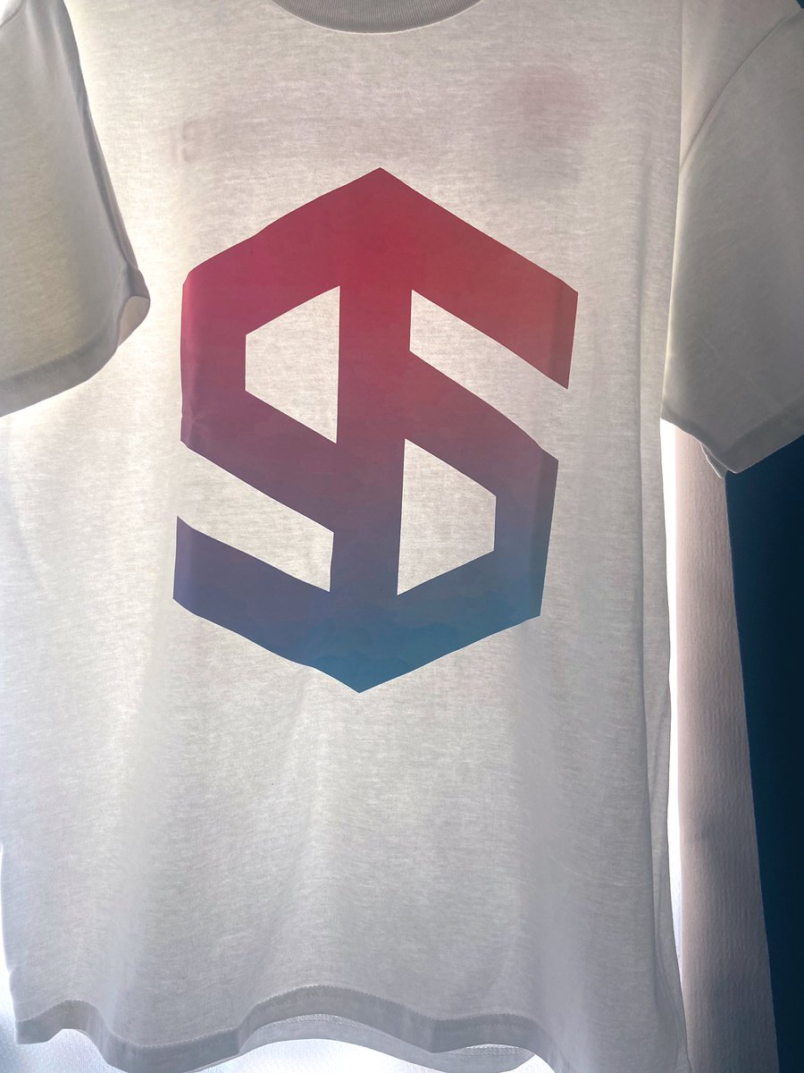 mchain_1's tweet photo. スメルトークンTシャツゲットおおおあお！
これから着まくるぞ🔥🔥

#sml
#smelltoken https://t.co/YHL6mVaUqt
