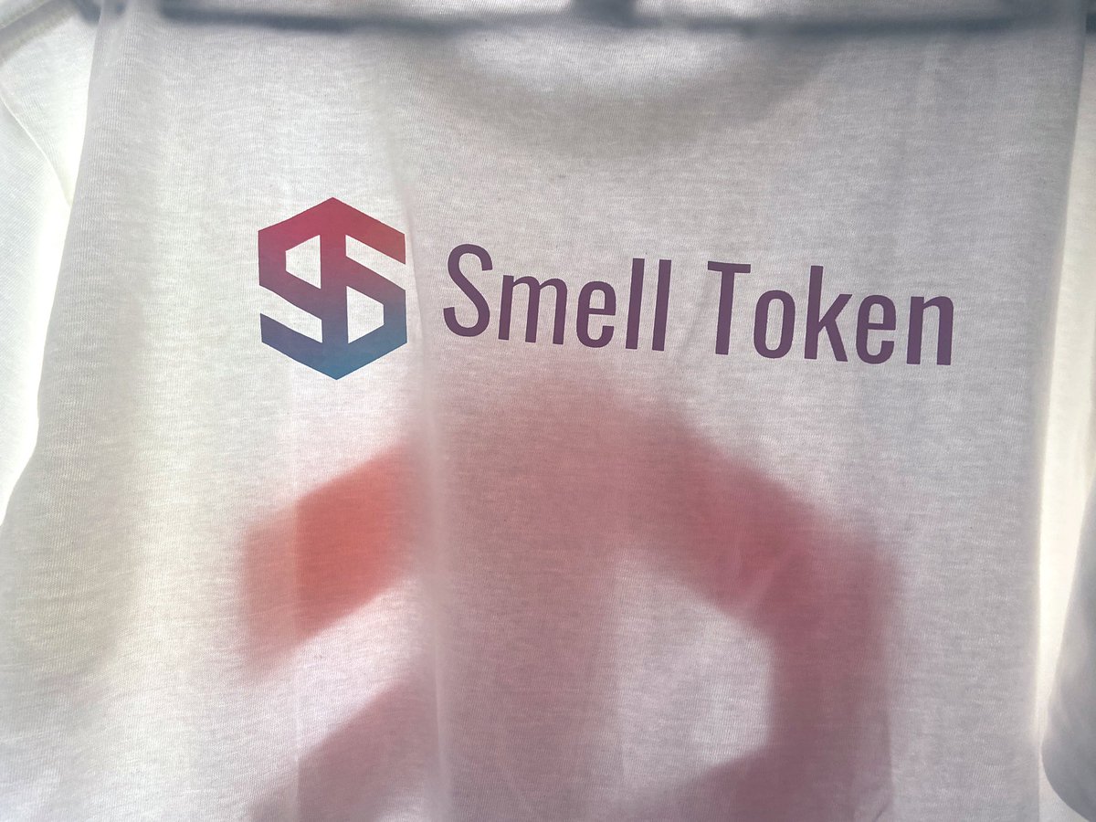 mchain_1's tweet photo. スメルトークンTシャツゲットおおおあお！
これから着まくるぞ🔥🔥

#sml
#smelltoken https://t.co/YHL6mVaUqt
