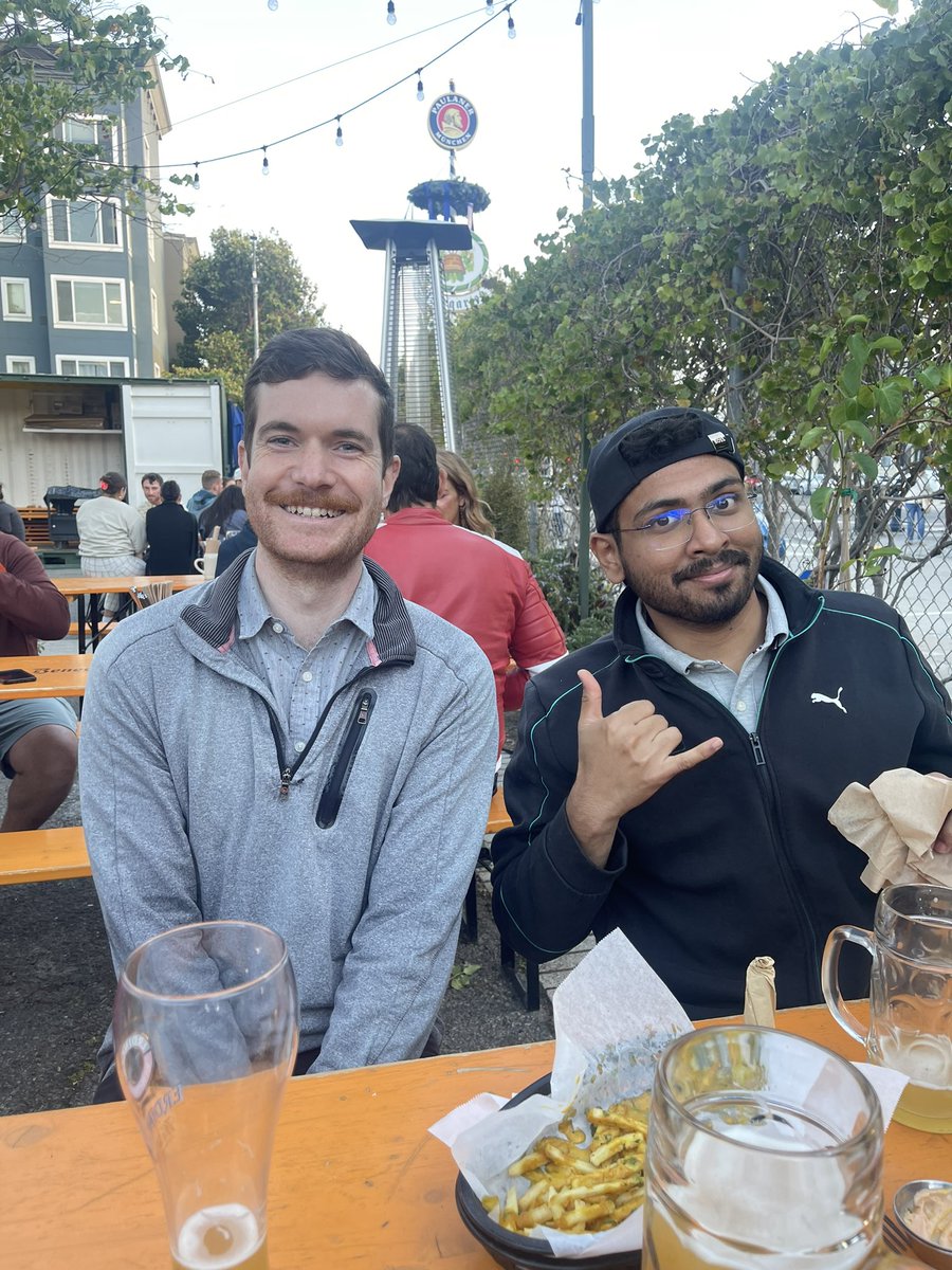 transitcounts's tweet photo. The line between my #birthday celebrations and transit happy hours is slightly blurred. Happy Geary BRT, #SanFrancisco! #busparty #happyhour #redlanes #gearyrapid #sfmuni https://t.co/h7f5n6v7iw