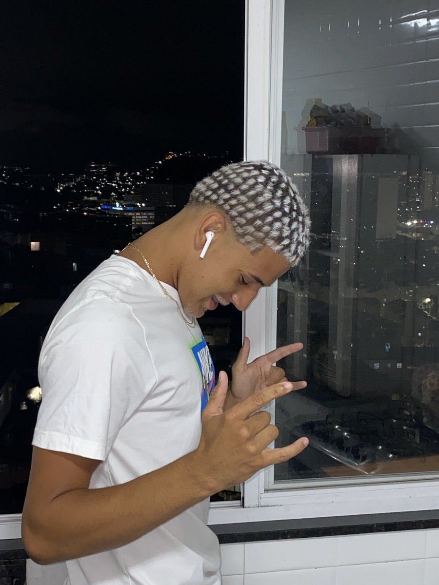kayque_75's tweet photo. Iluminado demais pra reclamar 🤟🏻✨🤴🏻😁 https://t.co/BhG7Of7YSq