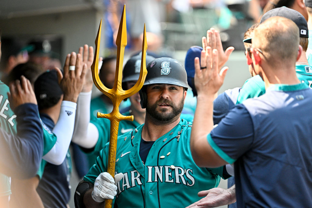 ESPNInsights's tweet photo. The Mariners hit 7 home runs today against the Royals, tied for the most in a game in franchise history. The others:

May 2, 2002 at White Sox
July 5, 1999 at Angels
July 31, 1996 at Brewers
April 11, 1985 vs A's https://t.co/e6CoL5DftK