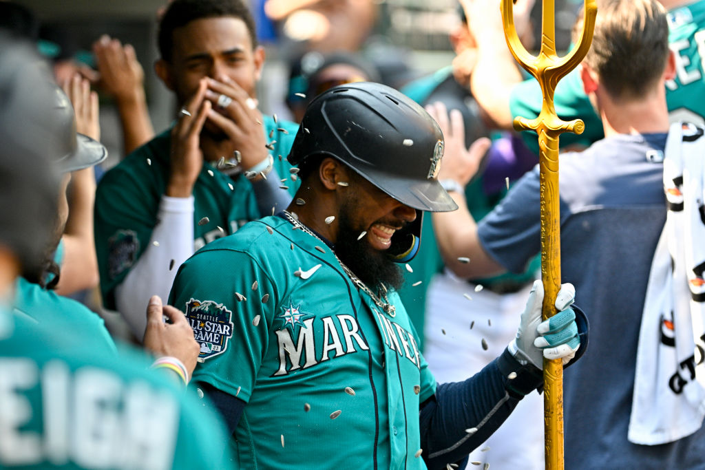 The Mariners hit 7 home runs today against the Royals, tied for the most in a game in franchise history. The others:

May 2, 2002 at White Sox
July 5, 1999 at Angels
July 31, 1996 at Brewers
April 11, 1985 vs A's