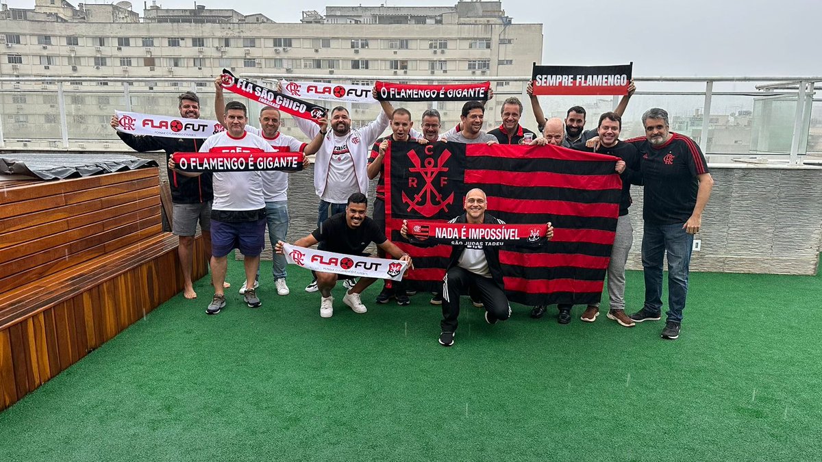 GrupoFLAFUT's tweet photo. Unindo forças..🔴⚫
#FLAFUT
#sempreflamengo https://t.co/XcUMYSdl5I