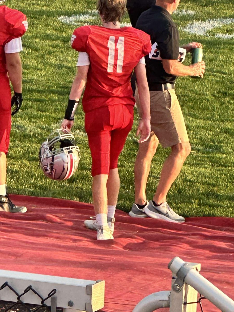 Connor009911492's tweet photo. Week 2 lost 42-6. Had 6 tackles and one pass break up. 
Learn from mistakes and move forward
#11, #redjerseys, #westfallfb https://t.co/jb46F2jYoJ