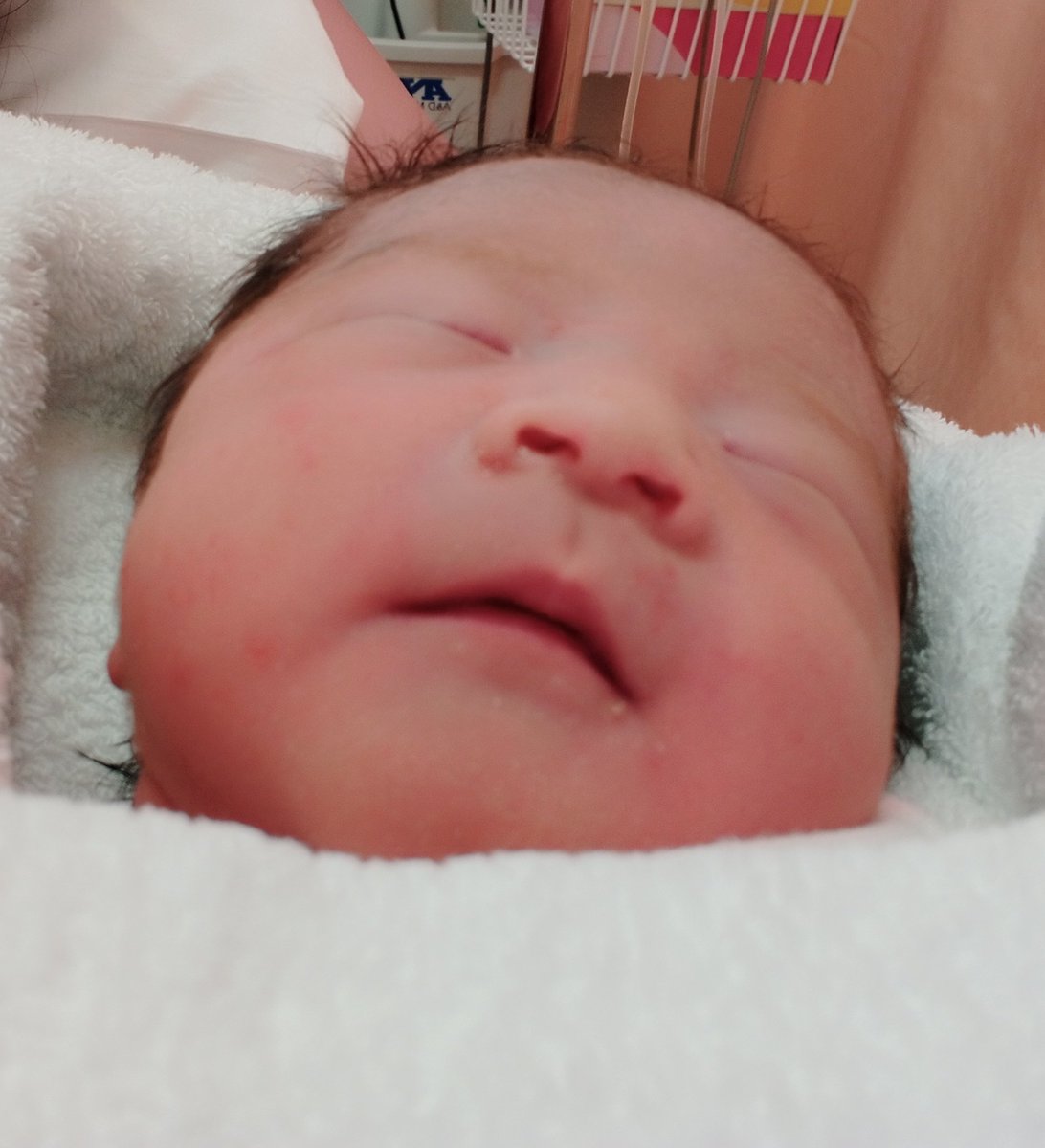 おは羊ーでございます🐏
無事に第二子出産しました👶
第一子も安産でしたが、今回も
更にスピード安産でした✨
本当にありがたいことです🙏
二人育児に不安だらけですが…
マイペースに頑張っていきます✊