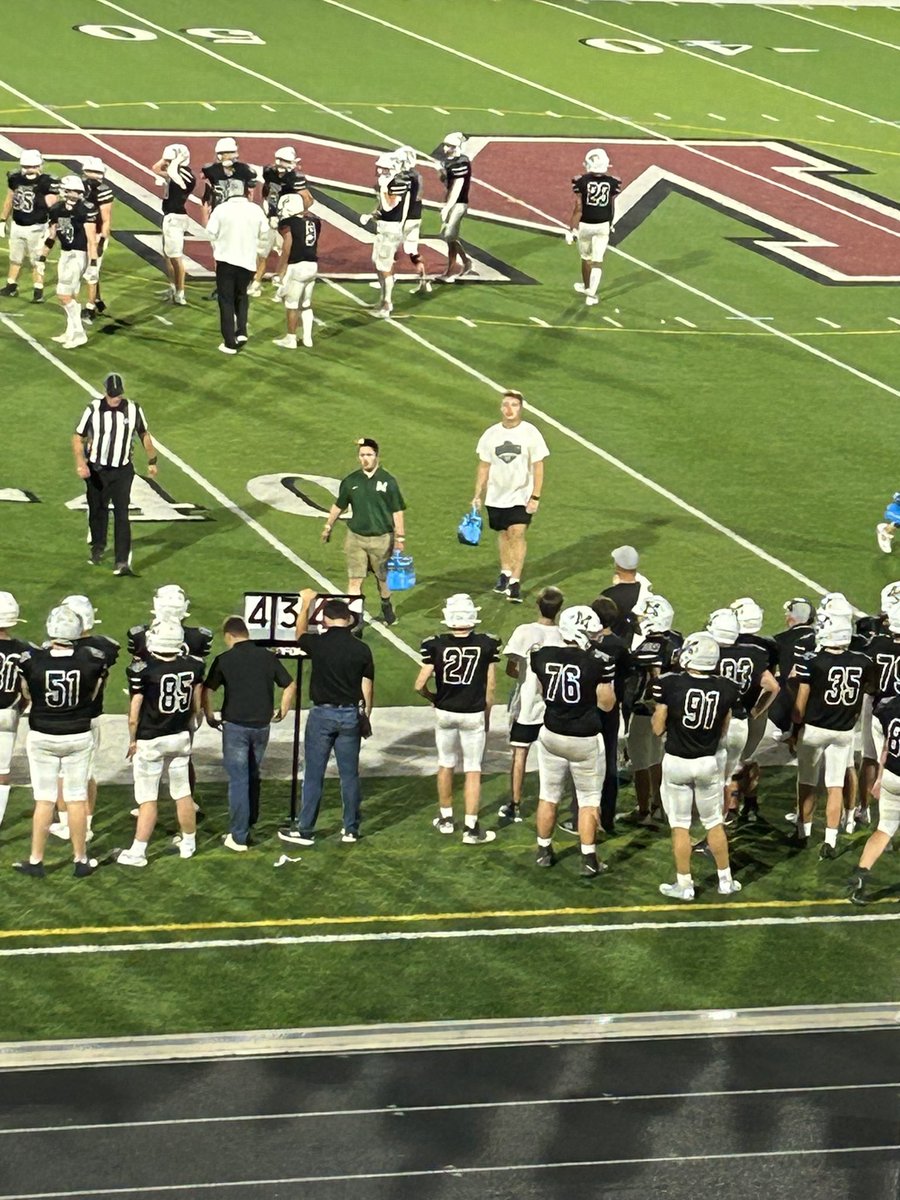 DavidStoneburne's tweet image. Will is back on the sideline again this fall supporting @MWWildcatFB 💚 #FridayNightLights #WildcatPower