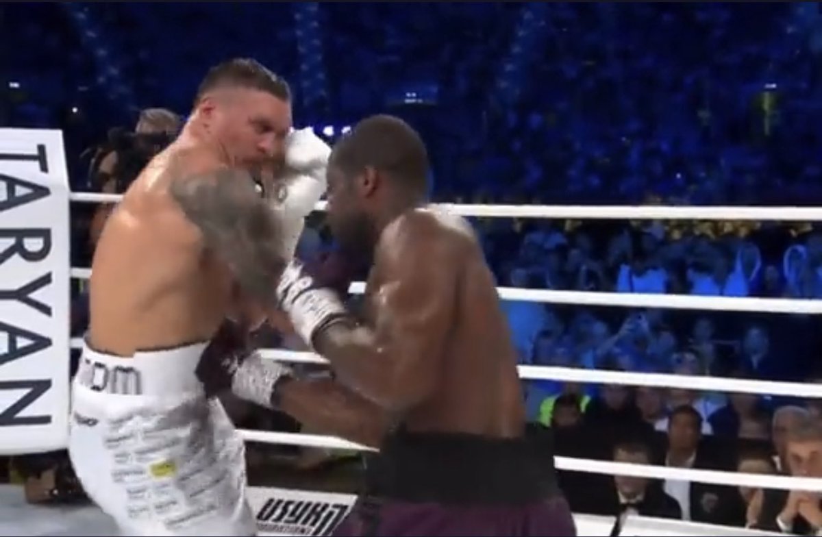 PargeyBCAFC's tweet photo. How is that a low blow?! #UsykDubois #TNTSports #Dubois #Usyk https://t.co/Qx0syWVmjC