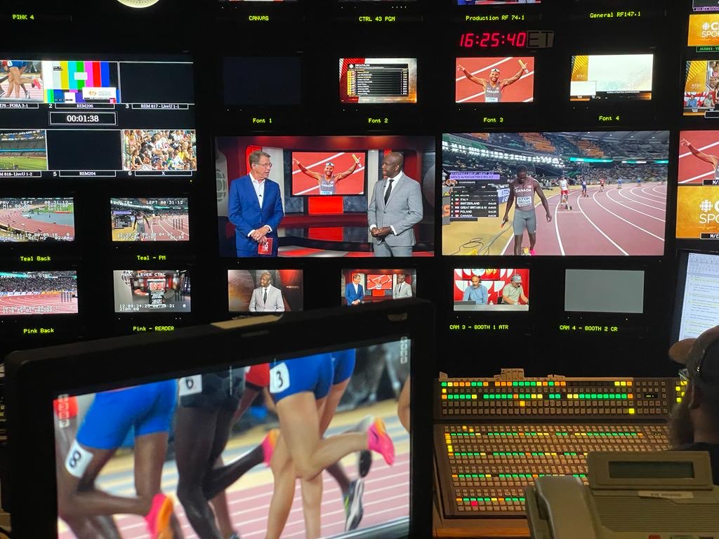 donovanbailey's tweet photo. Behind the scenes with @cbcsports and the best broadcast crew @CBCScottRussell @WorldAthletics @AthleticsCanada @K8VBeast @MLeePxP and Mike Smith
#UNDISPUTED
#RunningThingsPodcast
#THEChamp
#WorldAthleticsChamps https://t.co/heG6BuqeSp