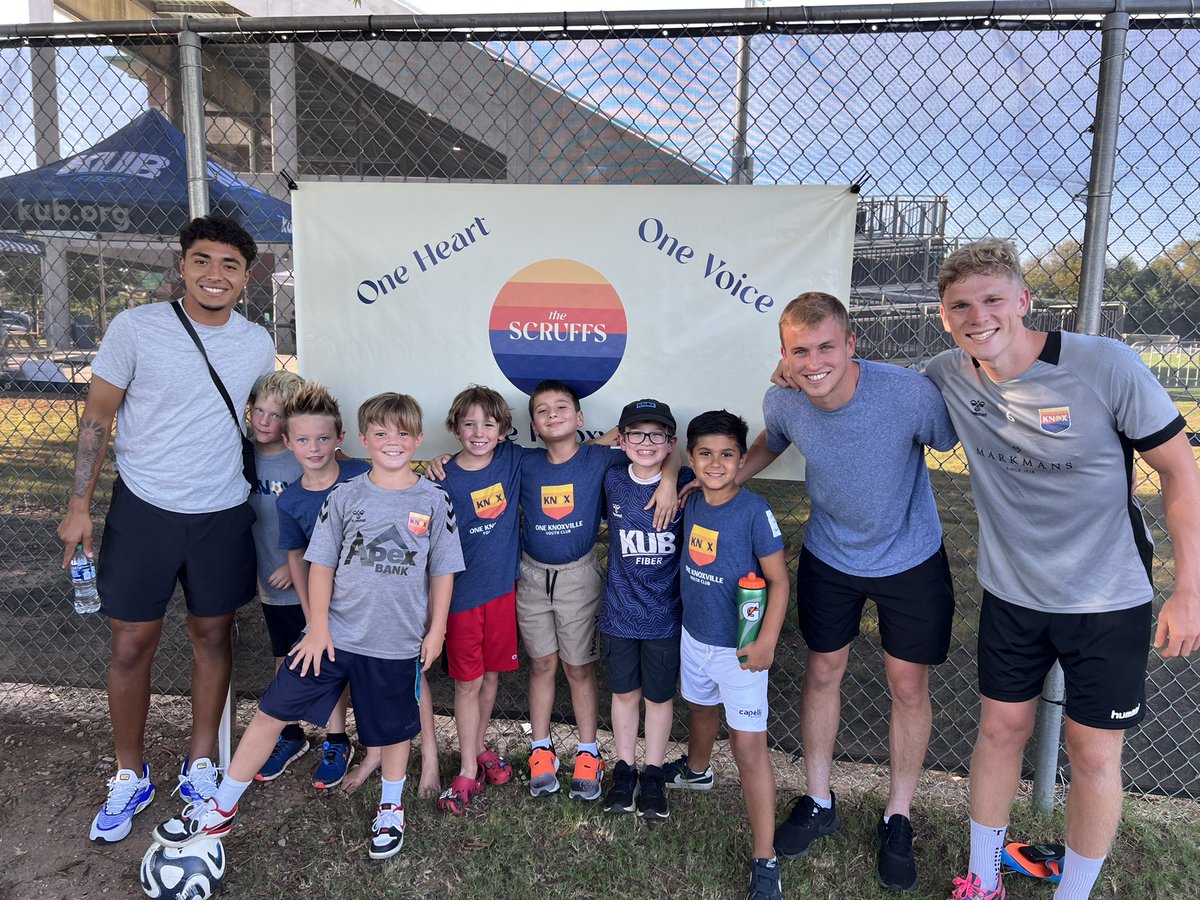 knoxscruffs's tweet photo. There’s only ONE Knox.

Thanks for coming out, lads. 💙🧡💛 https://t.co/2AEAes6Xwn