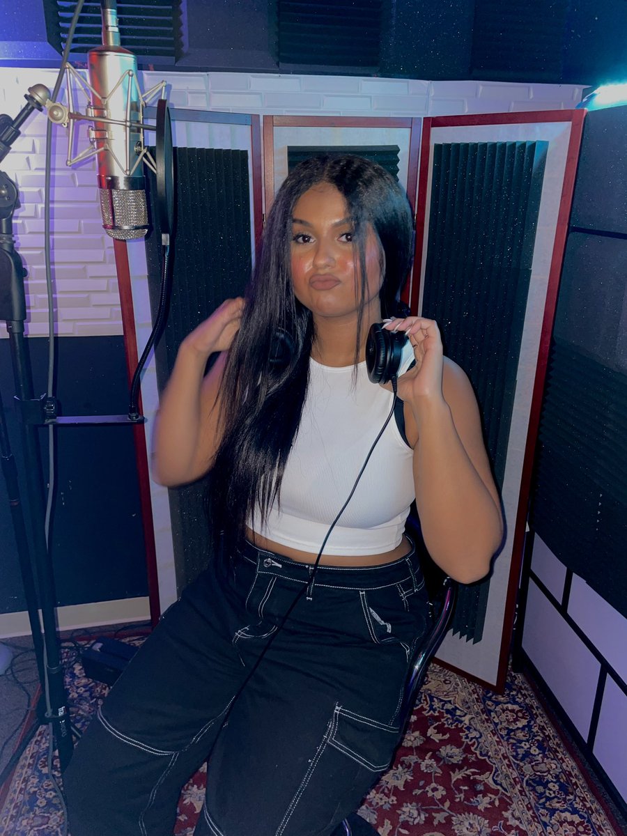 thtgrlbrooklynn's tweet photo. back at it <333 https://t.co/MVAuRxdL26