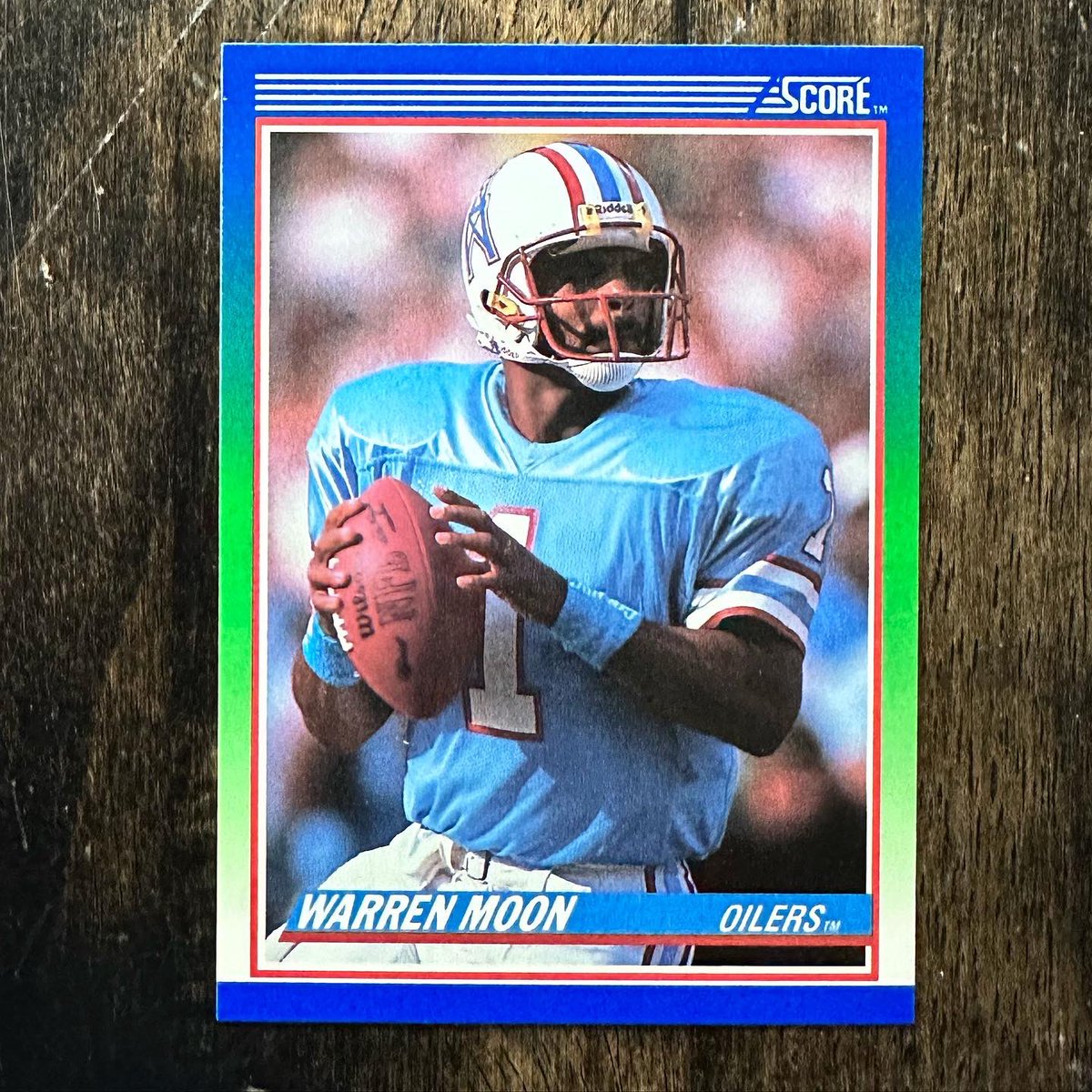 oldmanstylecard's tweet photo. 1990 Score Warren Moon. Love the colors on this card! Moon was an amazing QB. #junkwax #warrenmoon #footballcards #footballcard #score #scorefootball #cards #card #sportscards #sportscard #90s #90sfootball #90sfootballcards #junkwaxera #junkwaxgold #junkwaxcollection #qb1 https://t.co/fRN5ougCPy