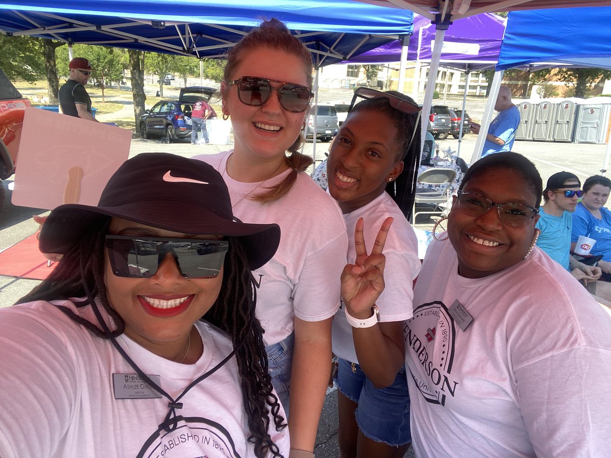 ReddieAshlee's tweet photo. REDDIES at the SaltBowl!!! ❤️❤️ #HSUAdmissions #SaltBowl #HSUReddies ##ReddieforWhatsNext #HendersonStateUniversity https://t.co/tOmr45m5nO