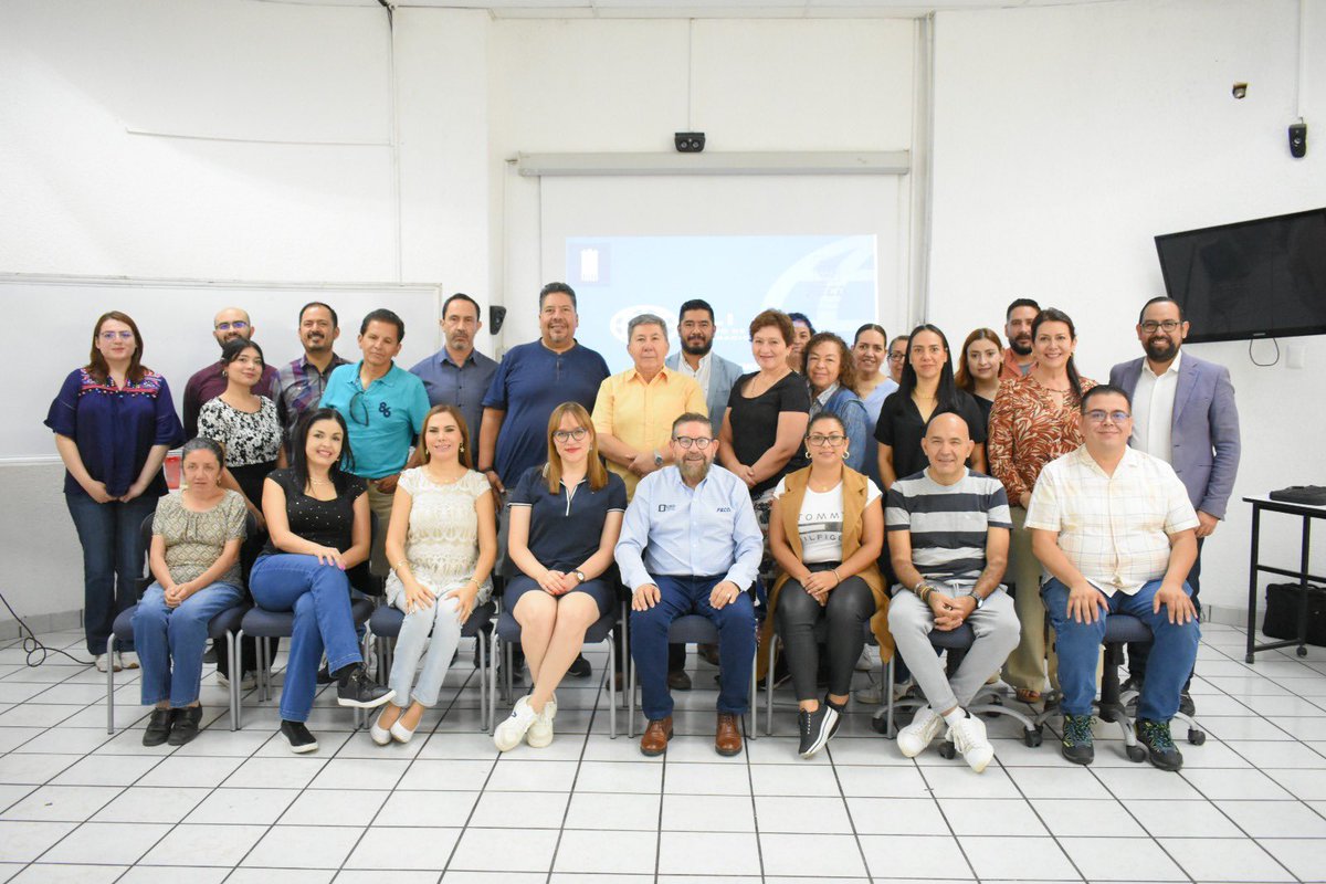fecaujedmx's tweet photo. El día de hoy se llevó a cabo el encuentro con la planta docente del Centro de Lenguas e Internacionalización de la @fecaujedmx donde se abordaron aspectos relevantes para el ciclo escolar B-2023 #UnidosTrabajamosMejor https://t.co/BAs15y2sbQ