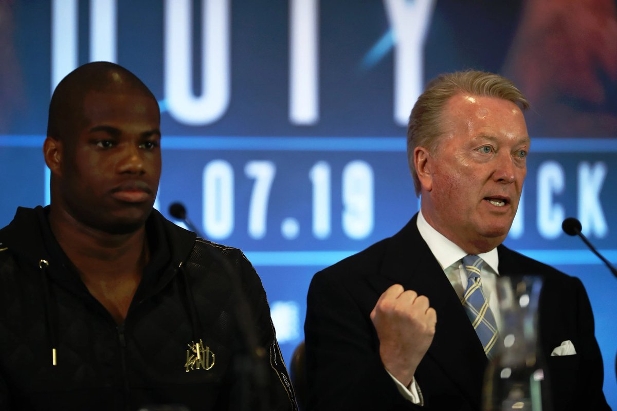 Fightbuzz1's tweet photo. IT WAS A HOMETOWN DECISION‼️
Frank Warren furiously demanding a immediate REMATCH after watching the replay of the body punch.
Do you want to see it❓️
#UsykvsDubois #fightbuzz https://t.co/65PD27E1q8