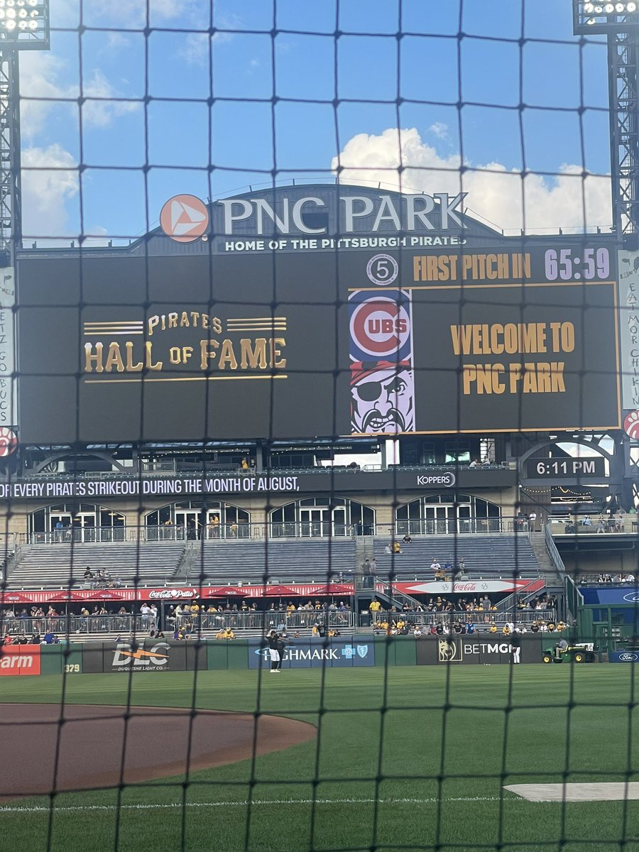 2YNOT26's tweet photo. Last minute trip to cheer the boys on!!  @Pelicanbaseball @CHGO_Cubs @corey_cubs @thecompoundpod https://t.co/ojkfSvTSBh