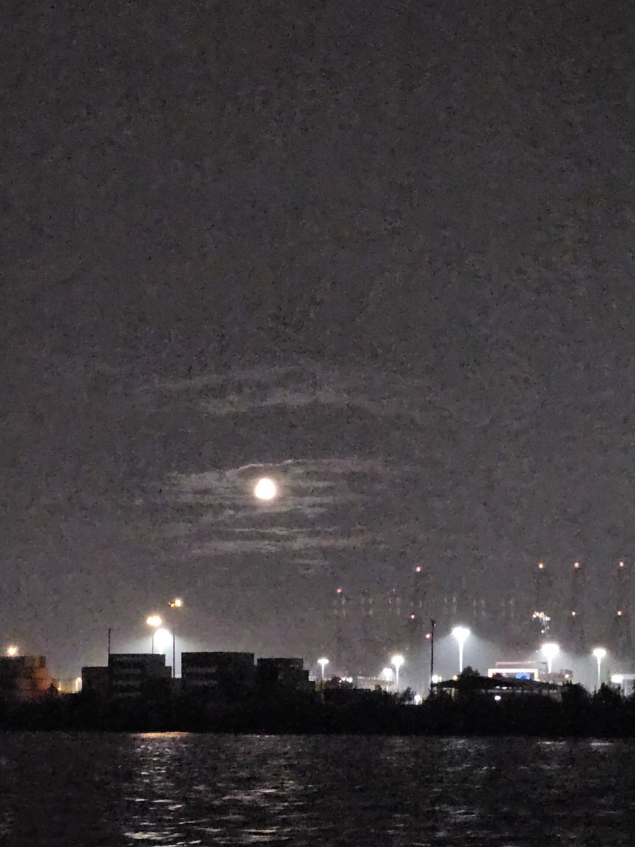 Kumulus's tweet photo. #Hafen #Hamburg #TwAhoi https://t.co/WYIv7La71z