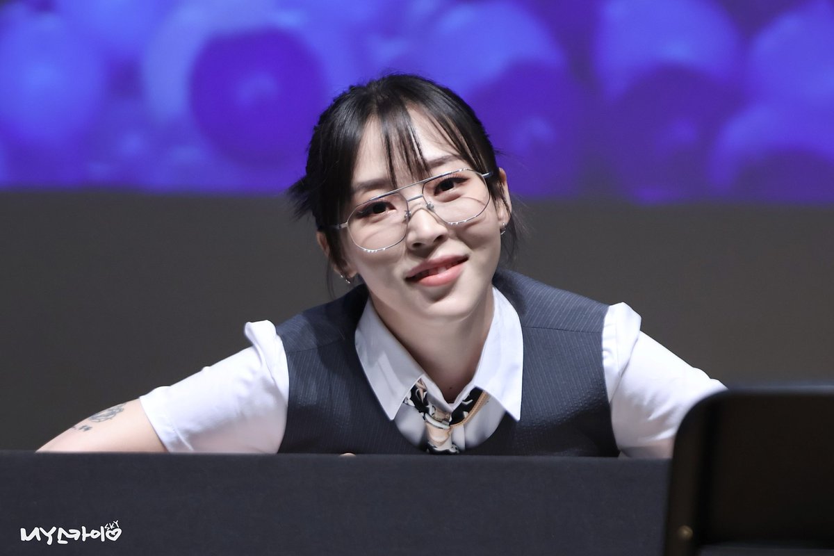 moonbyul pics tweet media