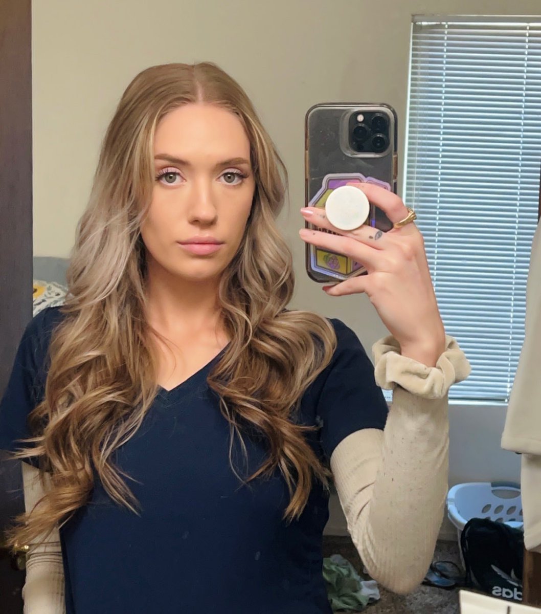 b4ileysilvers's tweet photo. PSA I still look good in scrubs https://t.co/ftDOmjpWFe